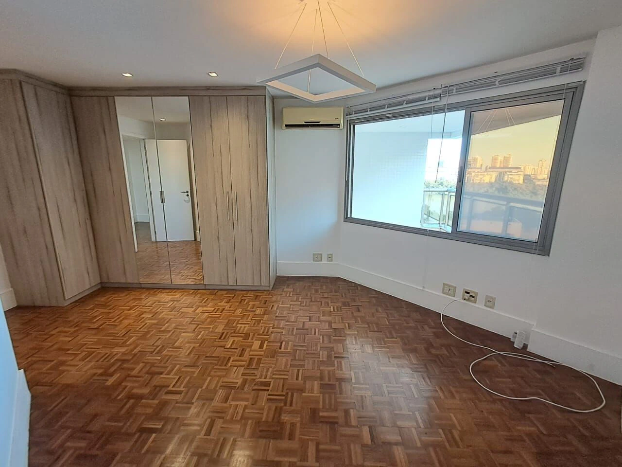4-suite apartment with 370 m² and private BBQ area — photo 4