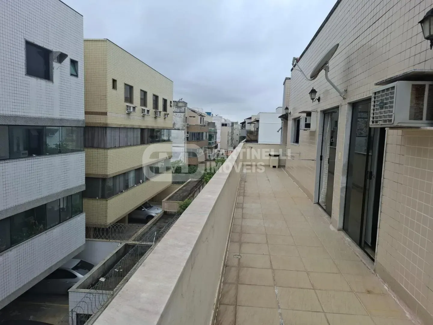 Furnished 3-bedroom apartment with a terrace — photo 27