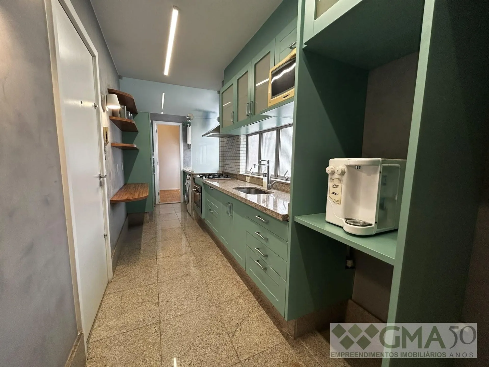 Рабочее место и 2 спальни: квартира 145 м² — photo 18