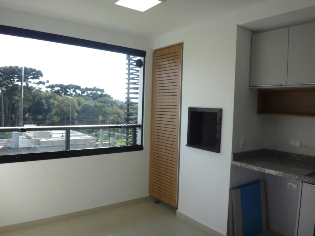 Apartment, 48 m², with a glass-enclosed balcony — photo 15