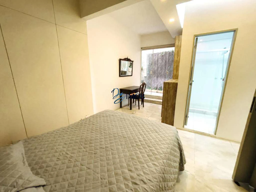 2-bedroom apartment with open-plan kitchen and balcony — photo 5