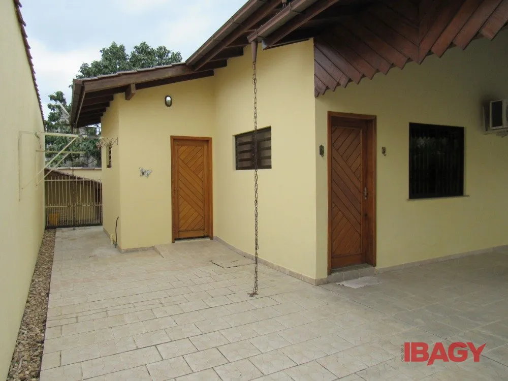 2-bedroom house with a grill on the balcony — photo 12