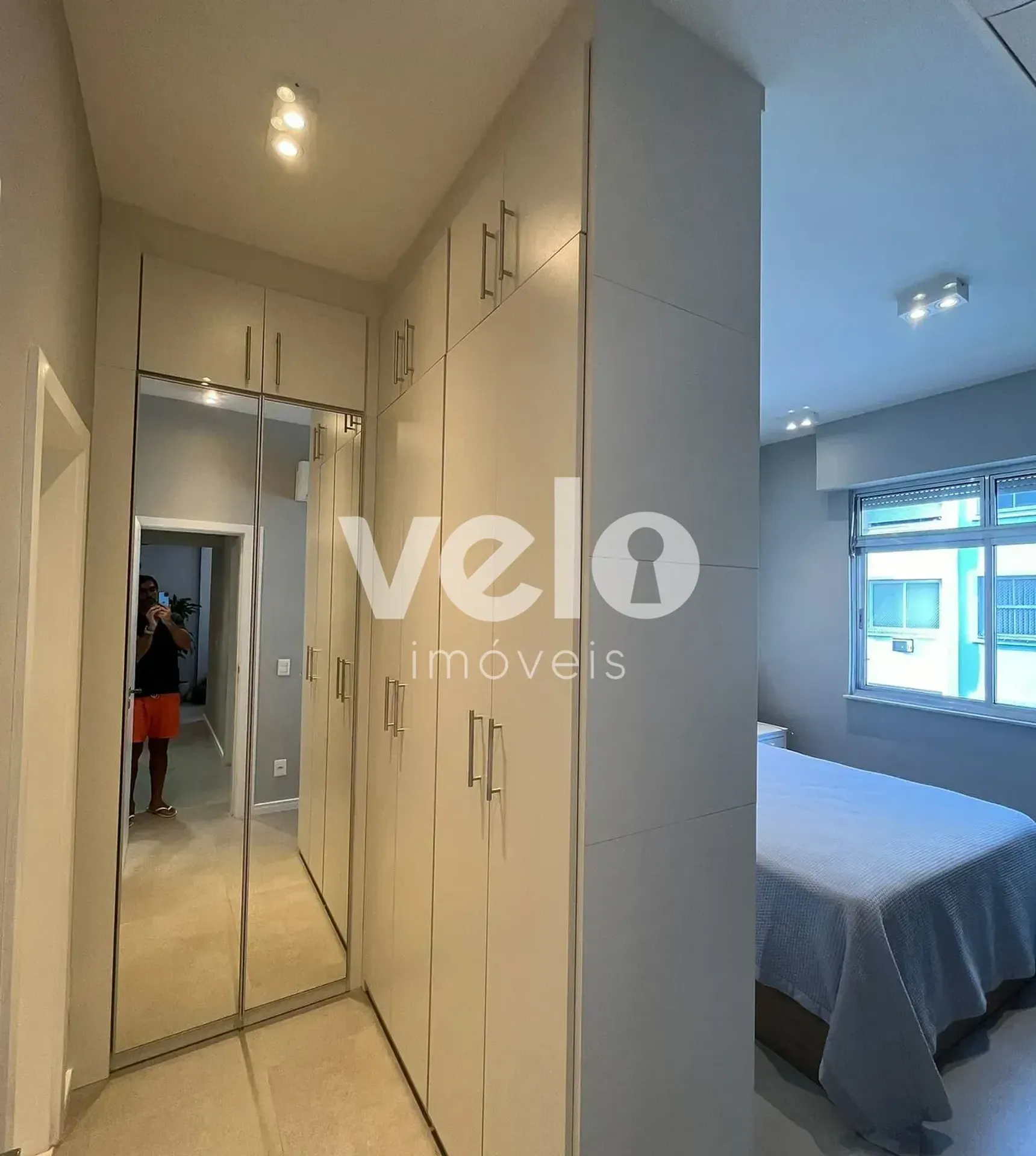 2-bedroom apartment with a mountain view — photo 14
