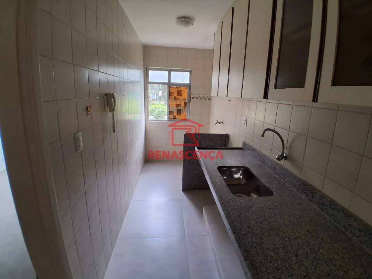 2-bedroom apartment with no parking, 1 bathroom — photo 2