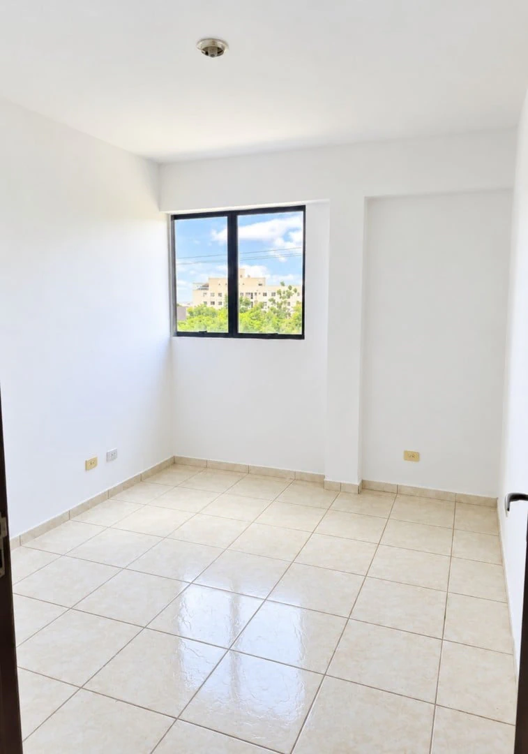 Квартира: 3 спальні, 1 з власною ванною кімнатою, 100 м² — photo 10