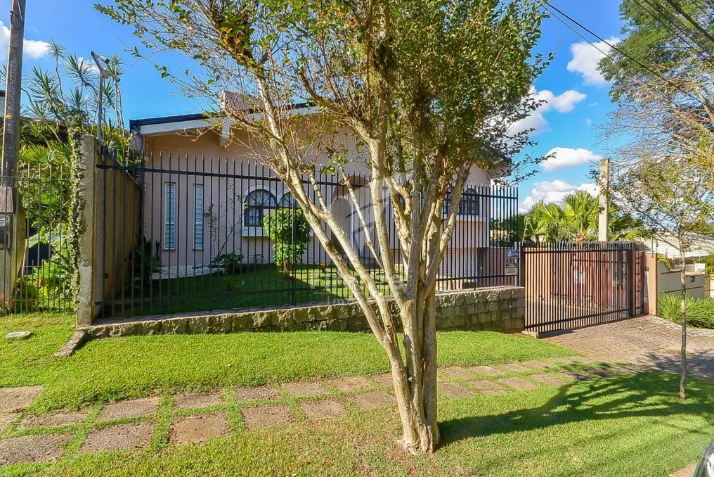 424 m² house with 3 en-suite bedrooms and 4 parking spots — photo 9