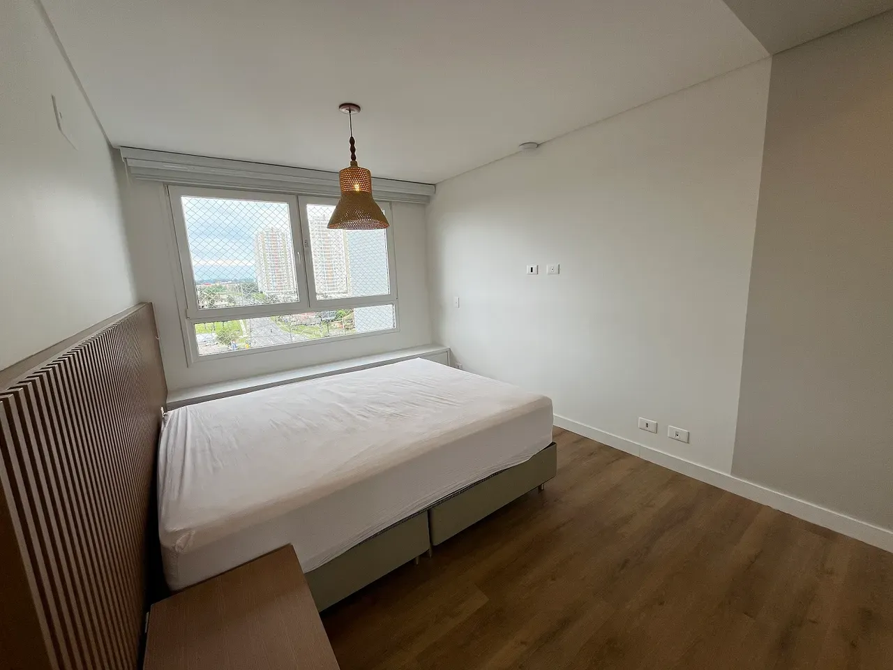 Apartment on the 7th floor with floor-to-ceiling windows — photo 4