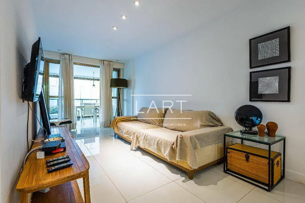 Apartamento com 2 dormitórios e varanda de vidro — photo 18