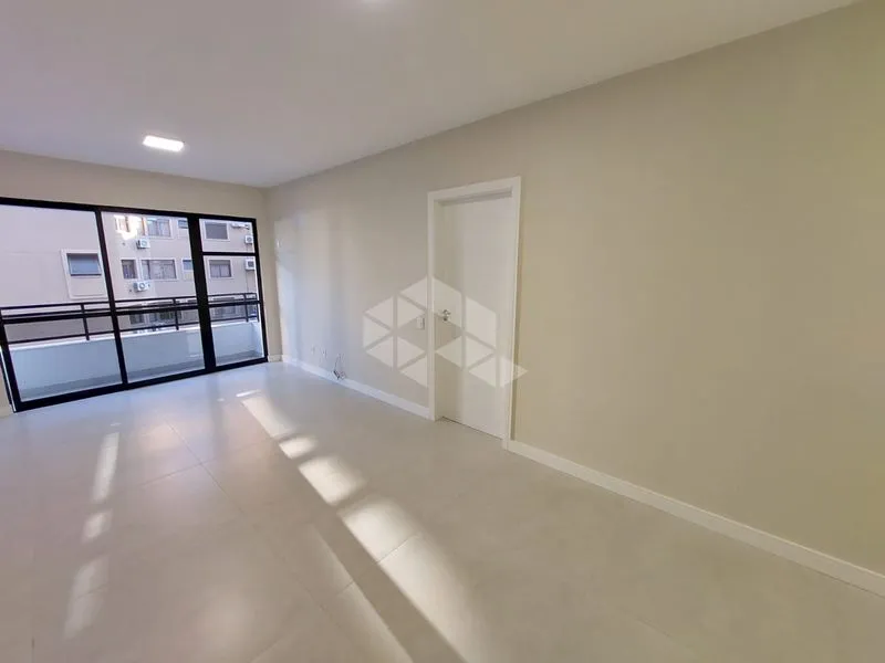 3-bedroom apartment with 1 suite and 109 m² — photo 2