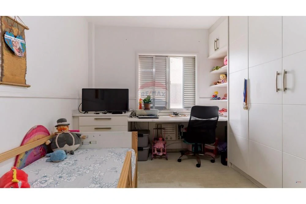Furnished 3-bedroom apartment with a ready workspace — photo 4