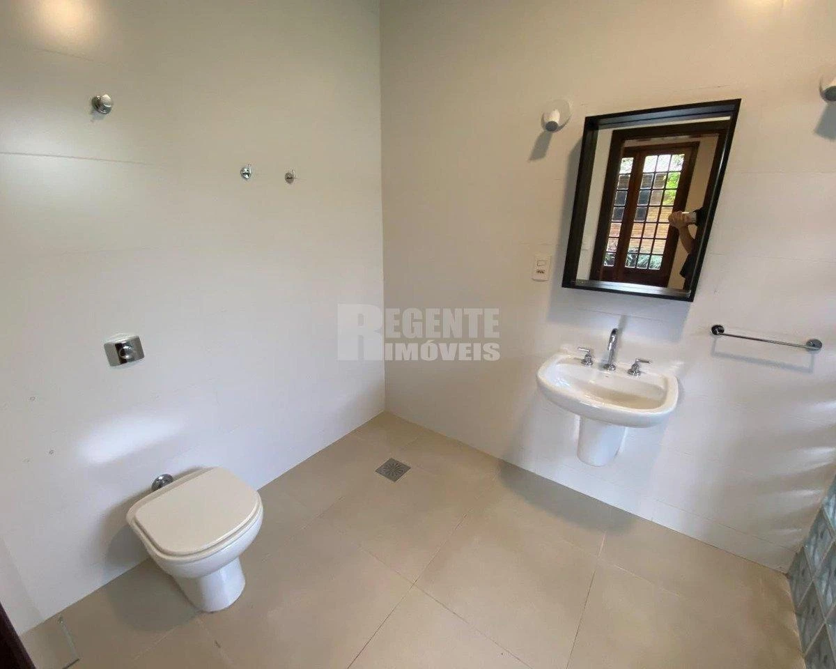 3-bedroom house with a home office in Florianópolis — photo 37