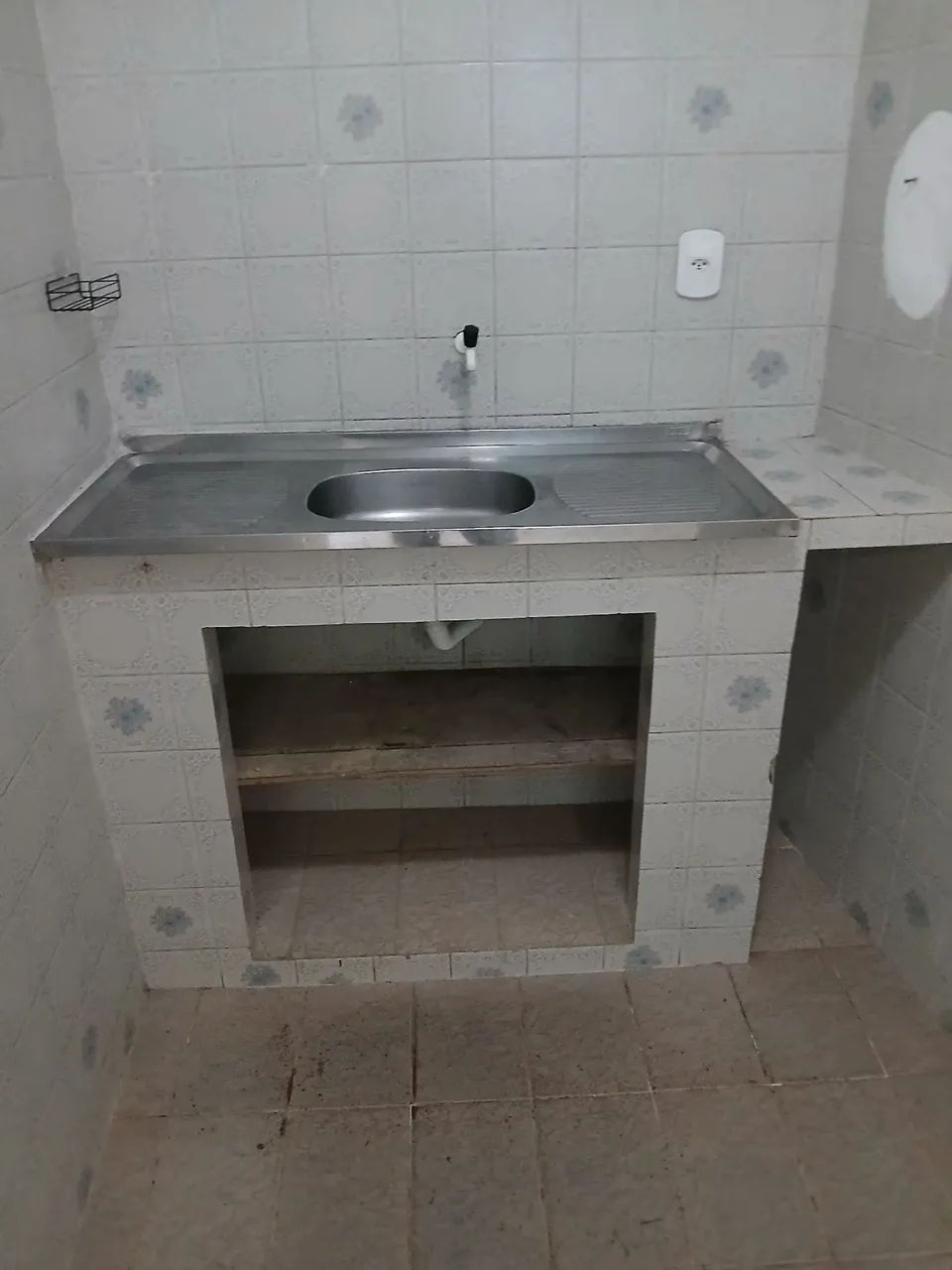 Unfurnished kitnet with no parking, 1 bedroom and 1 bathroom