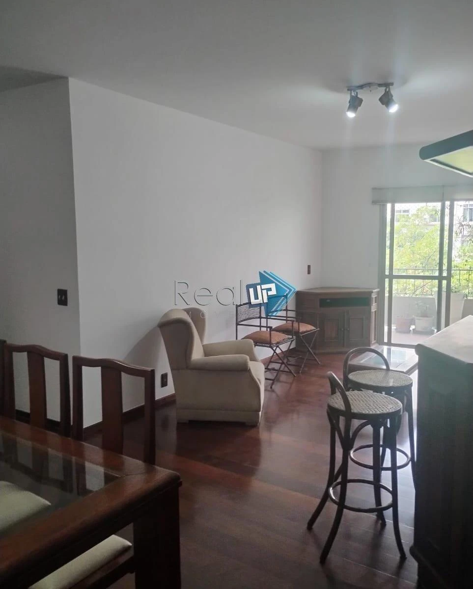 Home office in a 3-bedroom apartment, 129 m² — photo 7