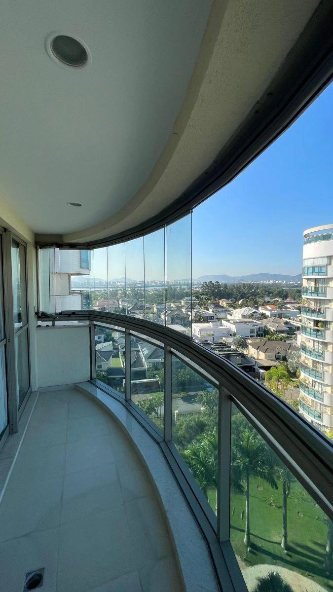 Floor-to-ceiling windows in a 4-bedroom apartment, 233 m² — photo 5