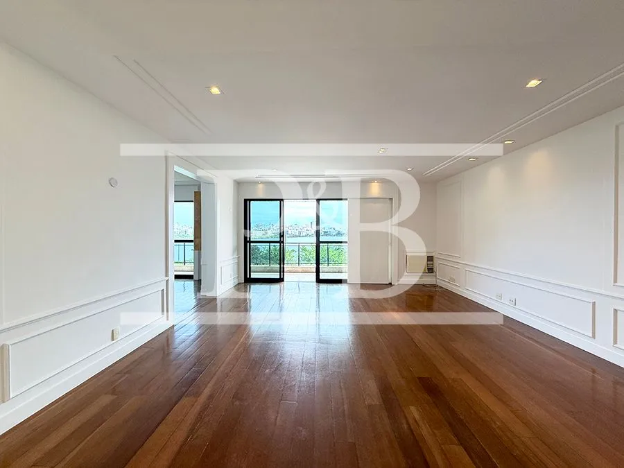Furnished apartment, 230 m², with a bathtub — photo 9