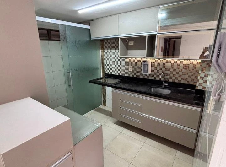 Квартира з 2 кімнатами, є своя ванна 65 м² — photo 2