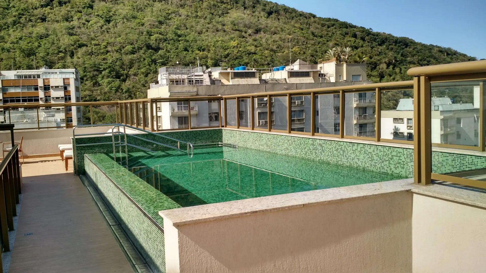 Apartamento de 2 quartos de frente com varanda gourmet — photo 2