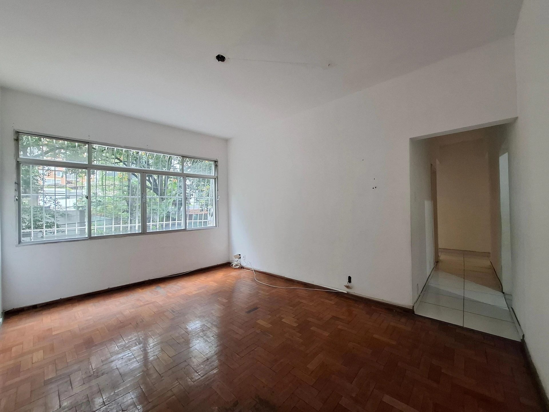 Unfurnished 3-bedroom apartment with 3 bathrooms — photo 6