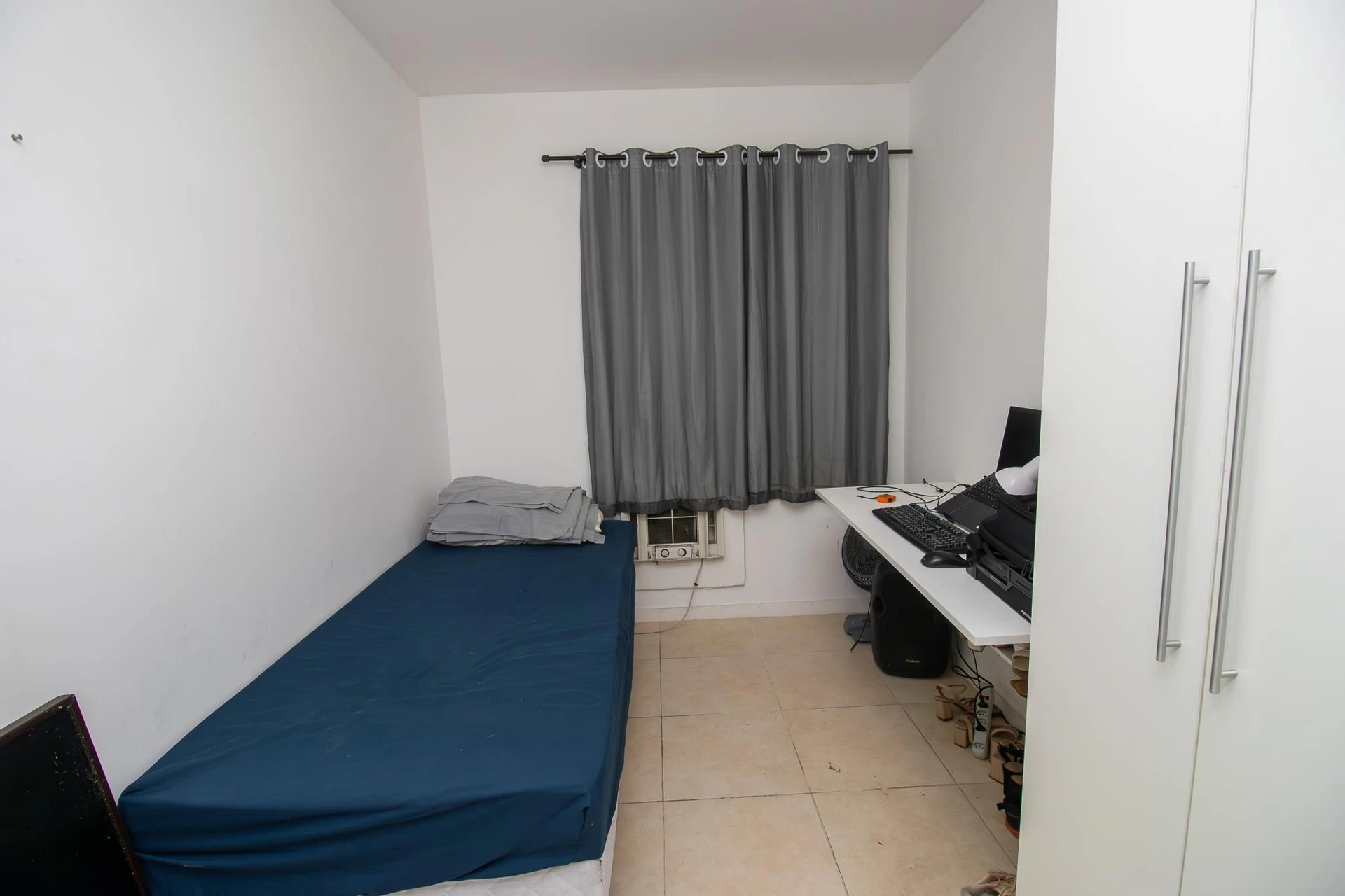 Furnished apartment, 65 m², with a glass-enclosed balcony — photo 35