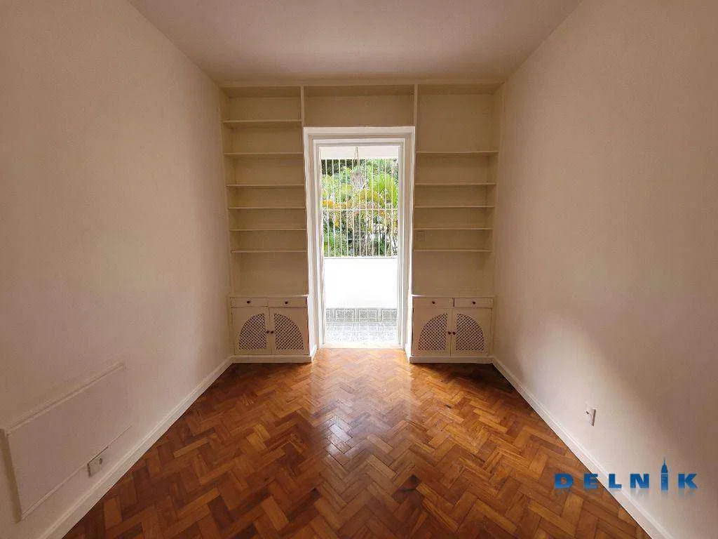 3-bedroom apartment for rent with a balcony — photo 22