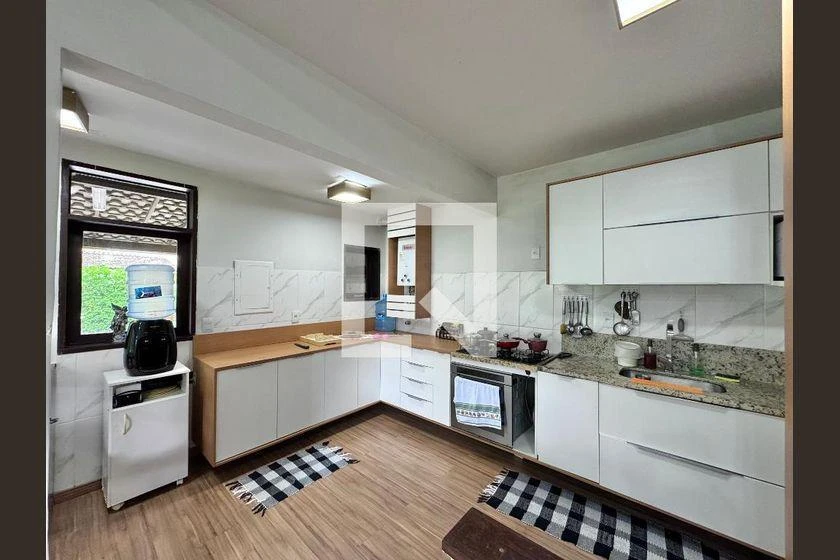 140 m² house with a walk-in closet and a home office — photo 2