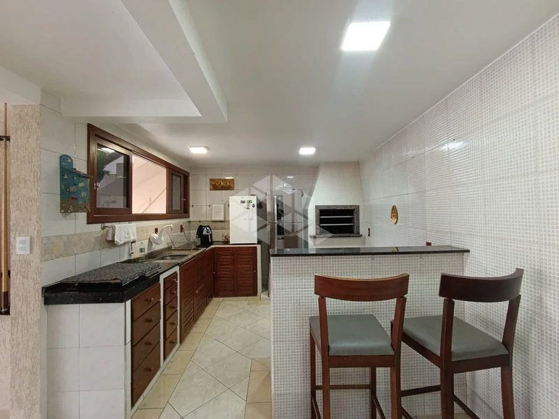 Casa de 3 dormitorios con balcón gourmet en Florianópolis — photo 7