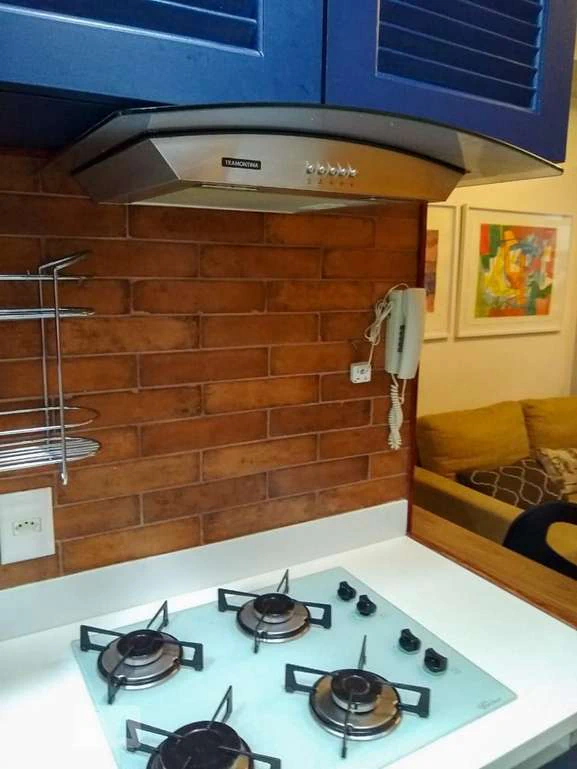 Furnished 1-bedroom apartment with open kitchen — photo 2