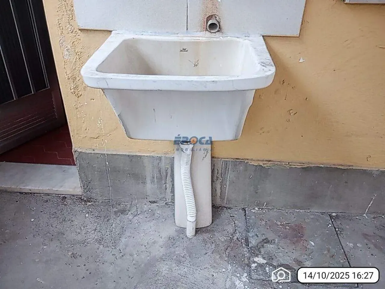 House with 1 bedroom, 1 bathroom and service area — photo 19