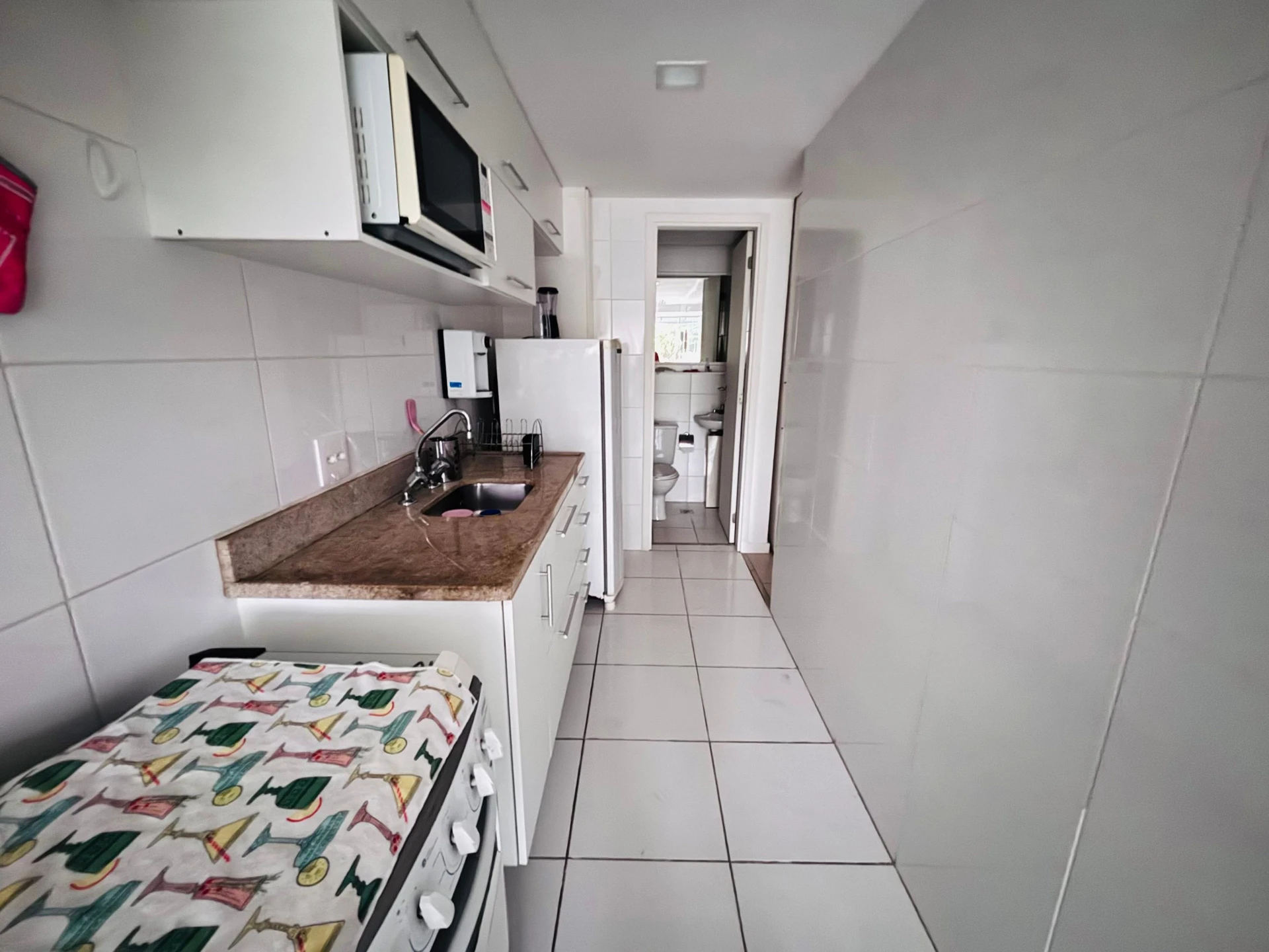 Furnished 2-bedroom apartment with separate kitchen — photo 17