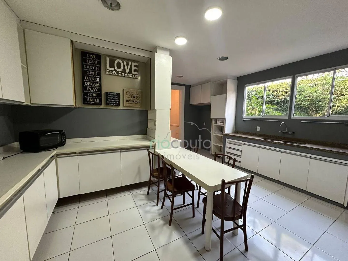 Casa com 5 quartos, 990 m² e 2 vagas, perto das janelas — photo 25