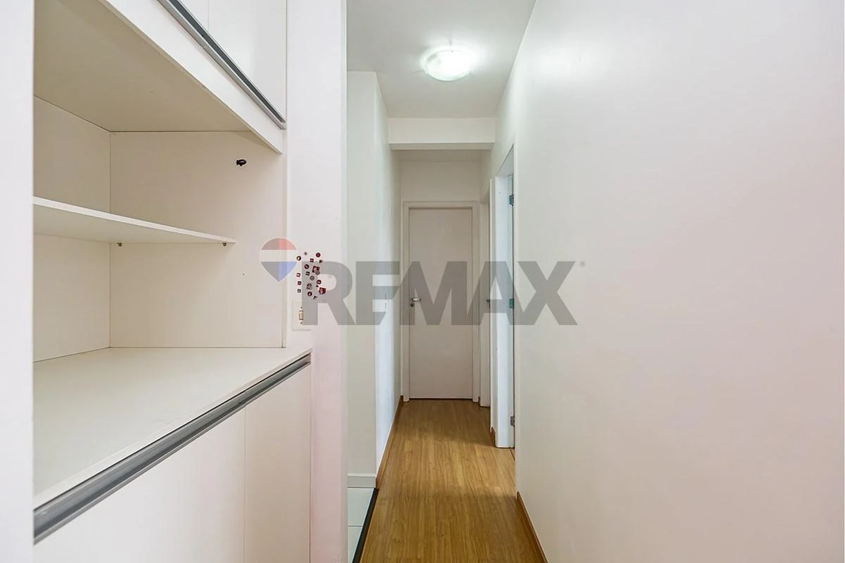 Apartment in a building with a gym — photo 16