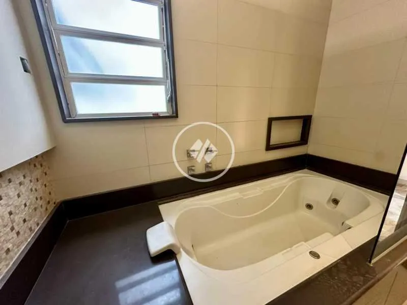 4-bedroom apartment with a water view in Rio de Janeiro — photo 9