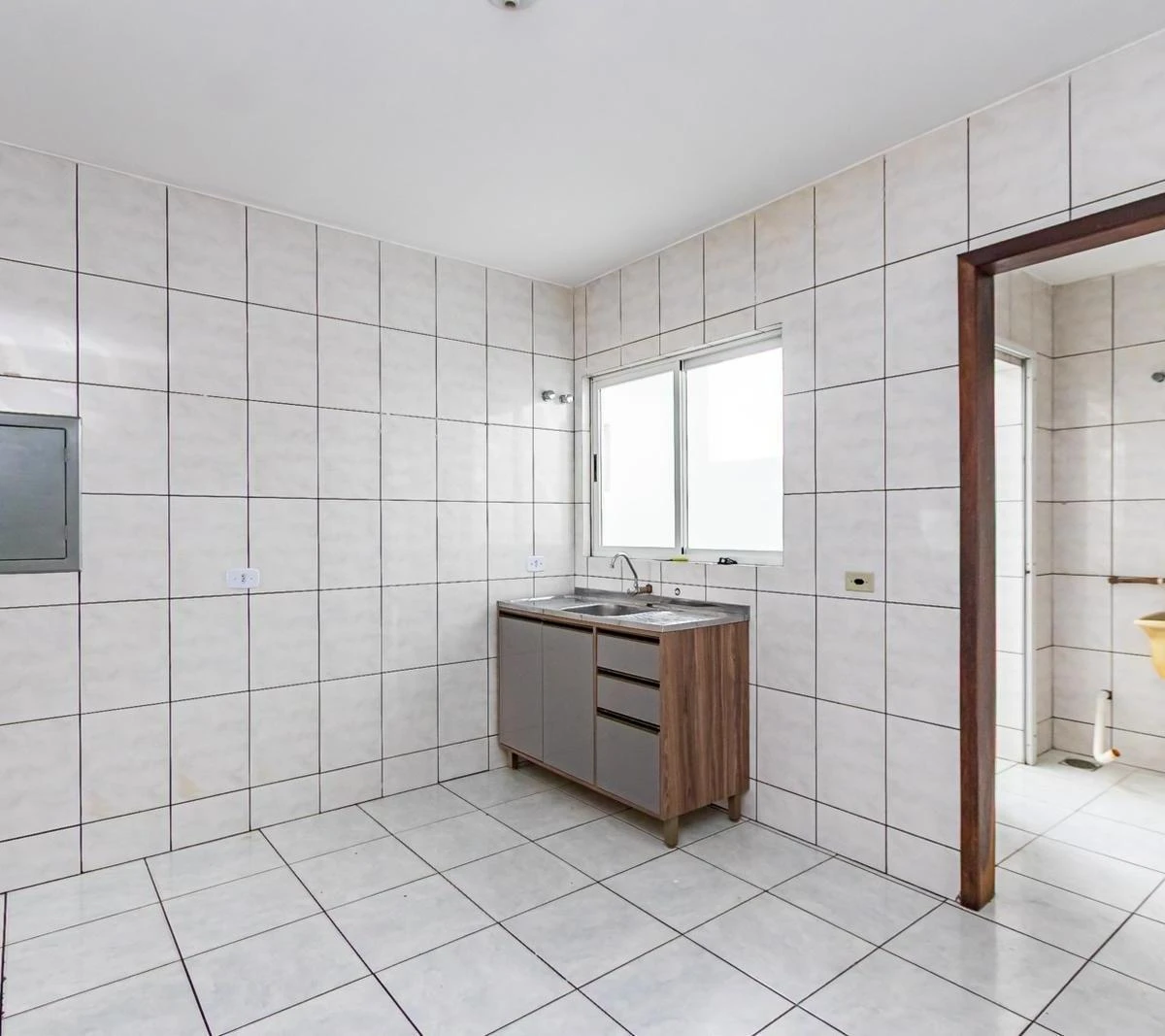 Деревянный пол или ламинат и 3 спальни: квартира 140 м² — photo 2
