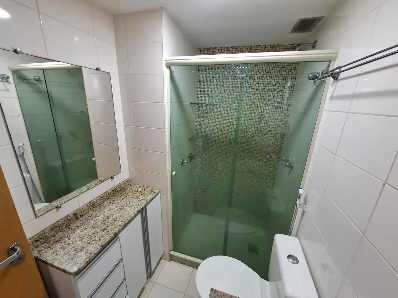 Apartamento de 2 quartos com 3 banheiros e cozinha fechada — photo 32