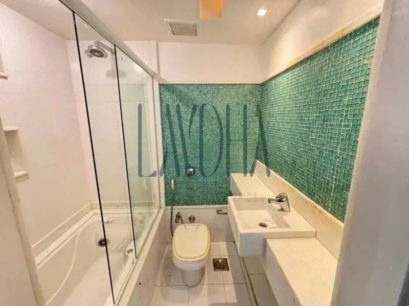Furnished apartment with a separate kitchen and 4 bedrooms — photo 9