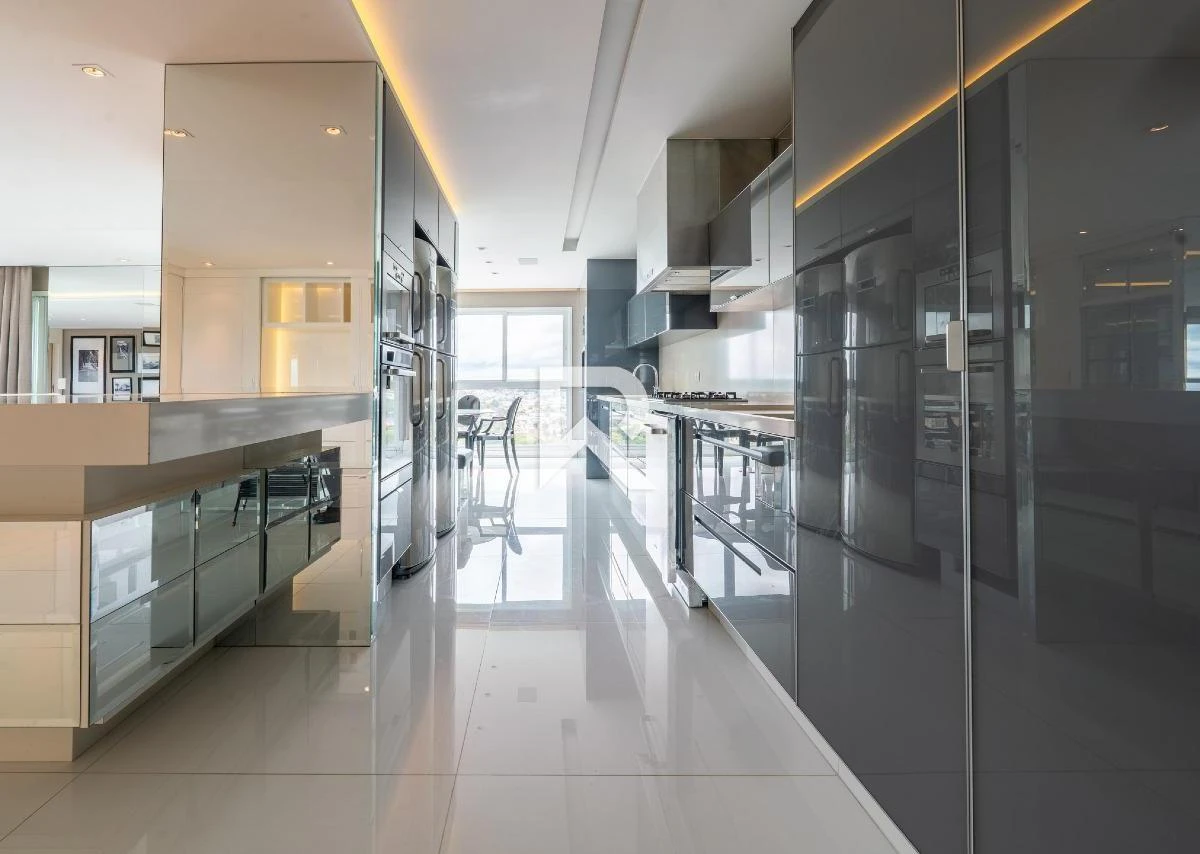 276 m² apartment with a bathtub and floor-to-ceiling windows — photo 8