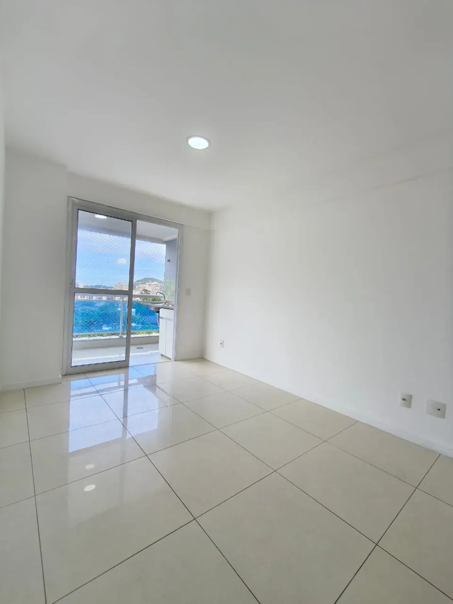 2-bedroom apartment with balcony, closed kitchen — photo 19