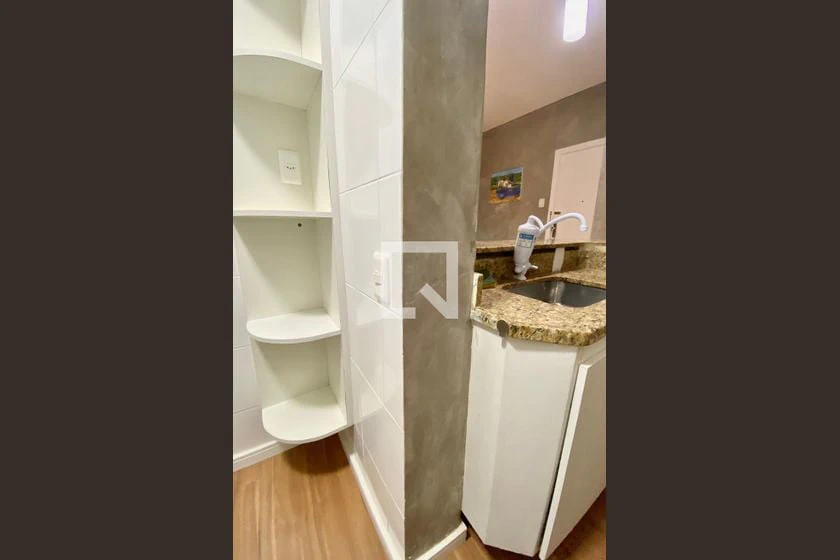 Departamento de 2 dormitorios con balcón cerrado con vidrio — photo 22