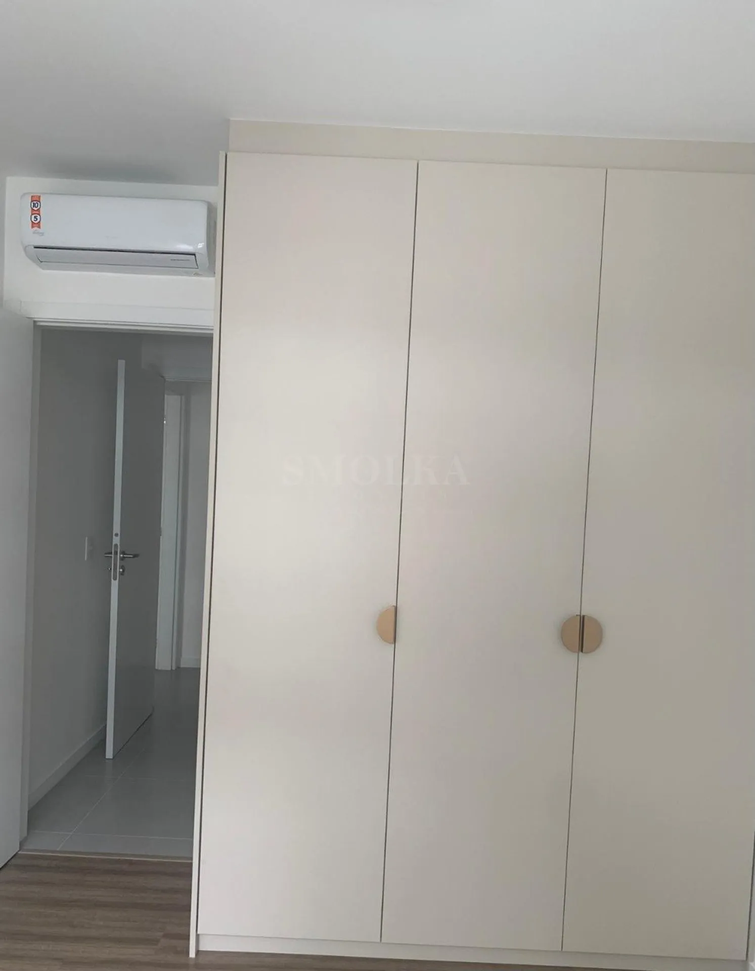 3-bedroom apartment with a grill on the balcony — photo 41