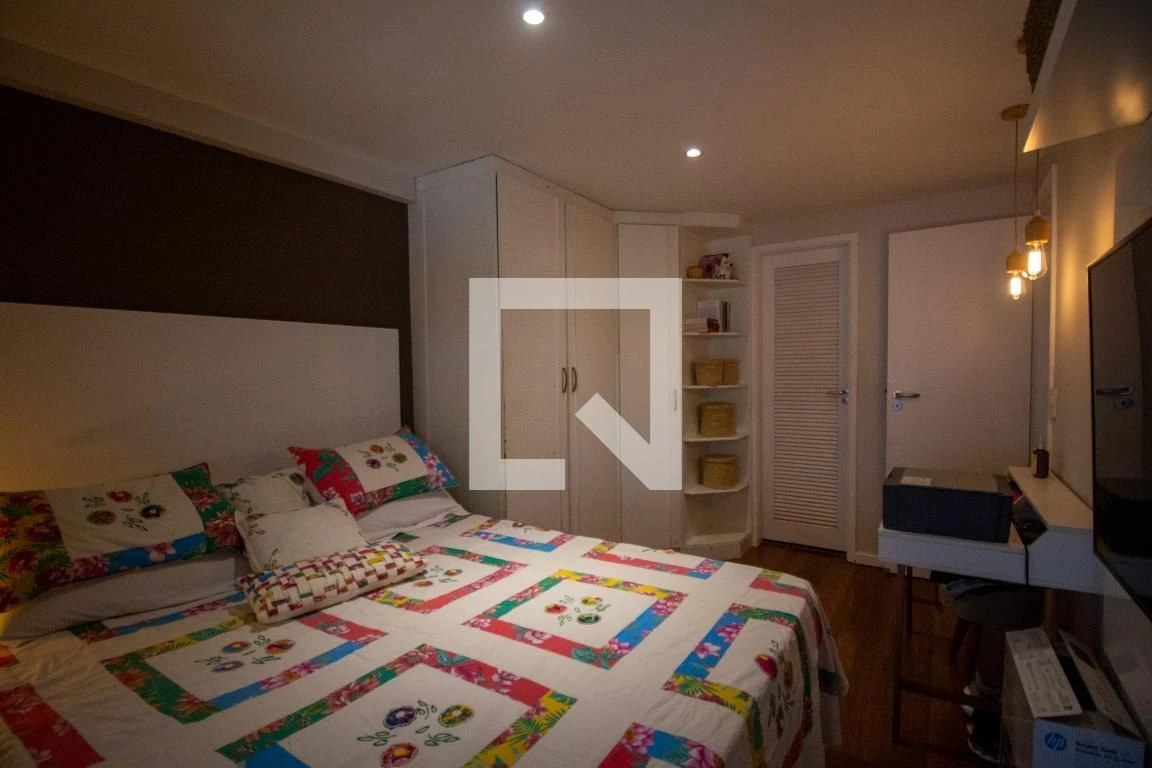Floor-to-ceiling windows in a 3-bedroom apartment, 119 m² — photo 23