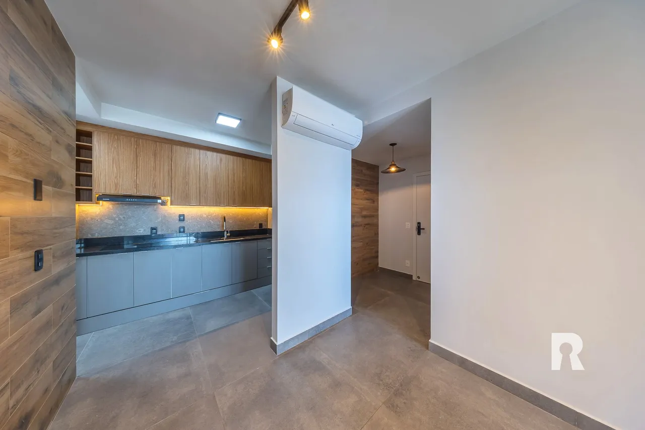 2-bedroom apartment with open-plan kitchen — photo 2