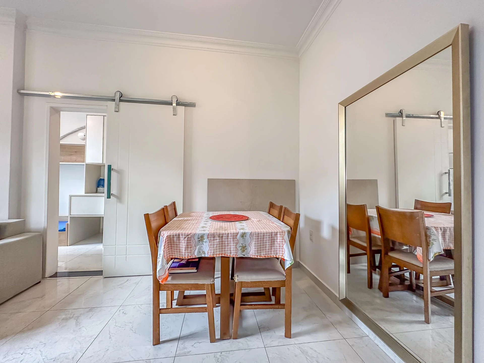 Apartamento de 1 dormitorio con cocina abierta al salón — photo 9