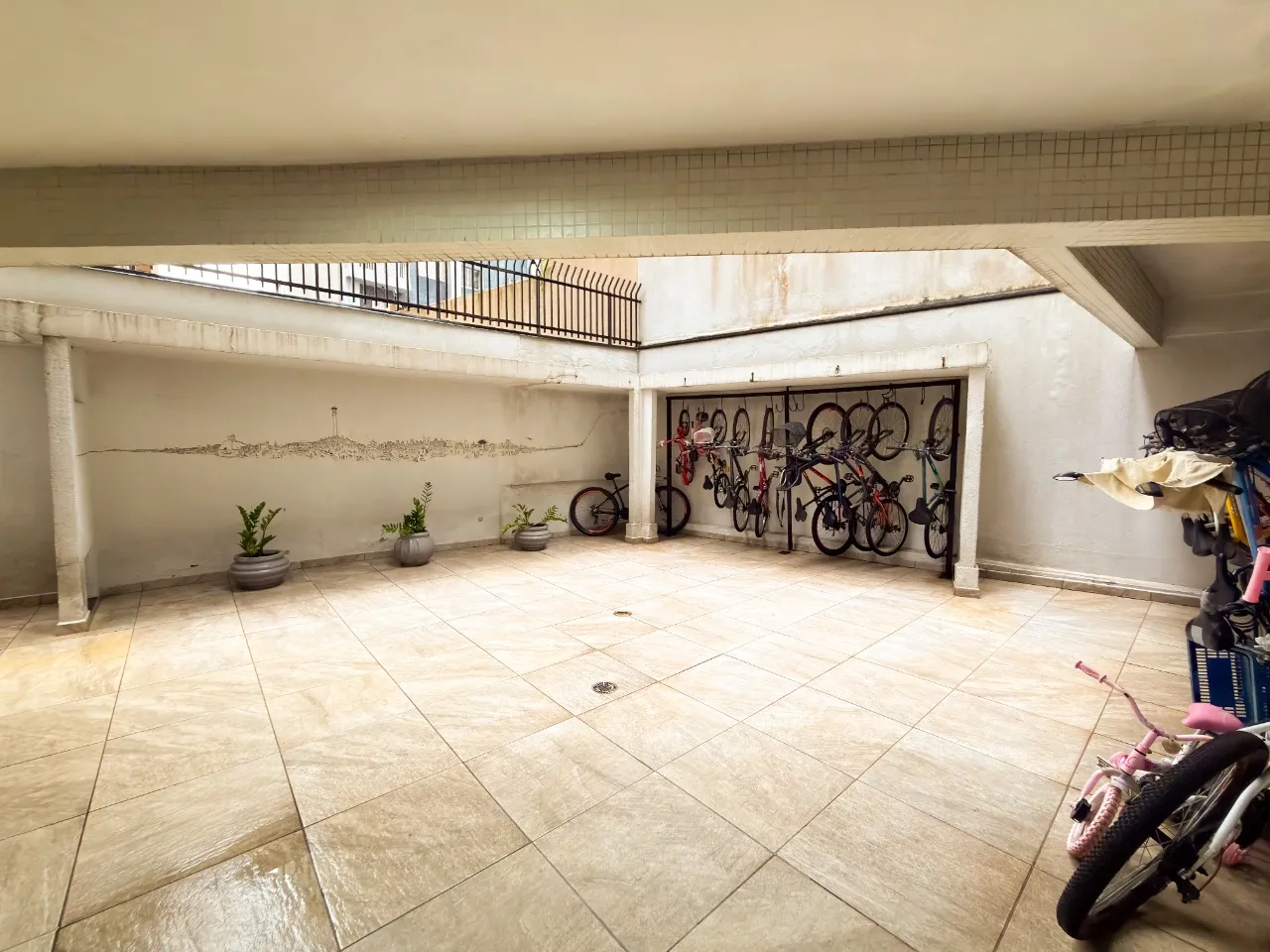 2-bedroom apartment with en-suite and enclosed balcony — photo 17