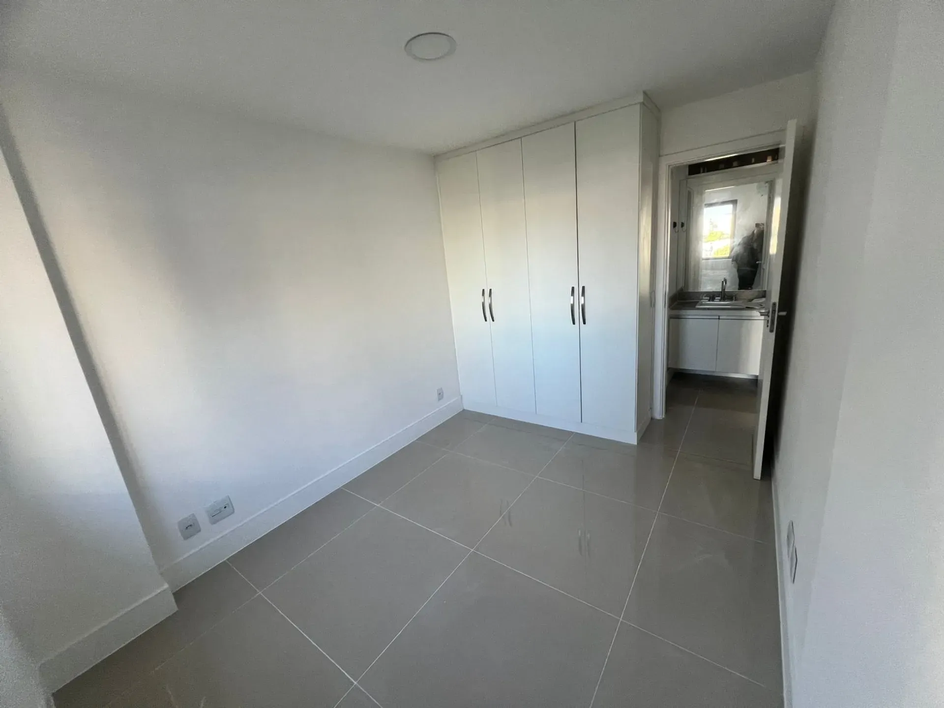 One-bedroom apartment in a building with a sauna — photo 5