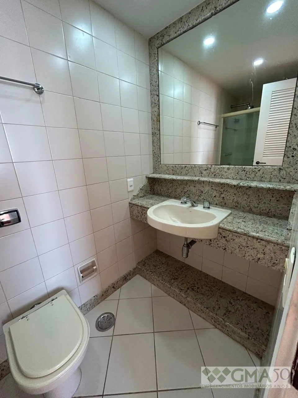 Unfurnished 2-bedroom apartment with 3 bathrooms — photo 9