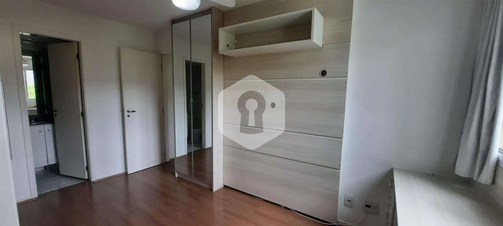 Apartamento de 2 quartos com varanda envidraçada — photo 24