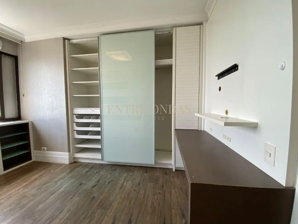 Вид на воду та 4 спальні: квартира 304 м² — photo 41