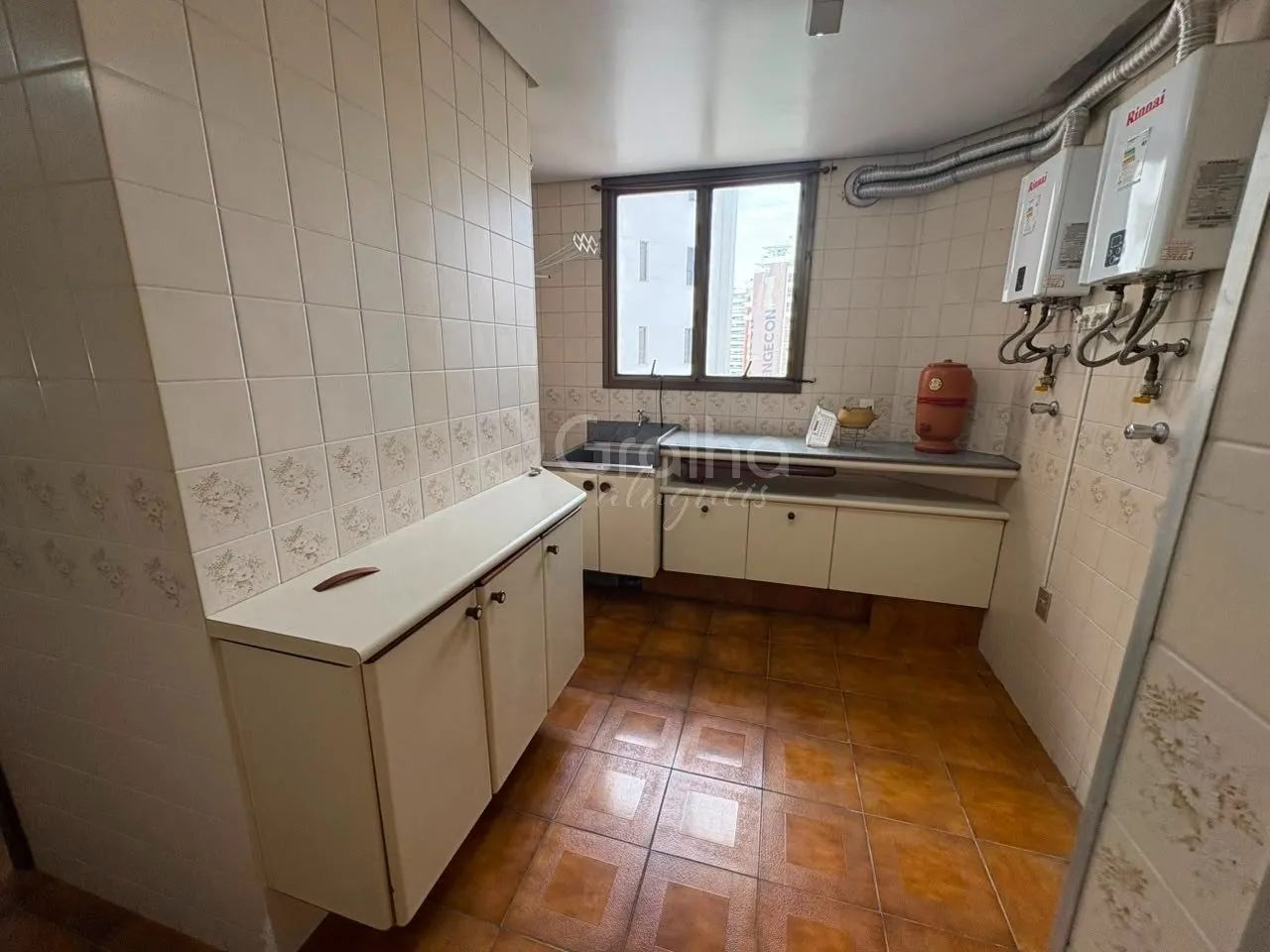 3-bedroom apartment with 446 m² and 2 parking spots — photo 2