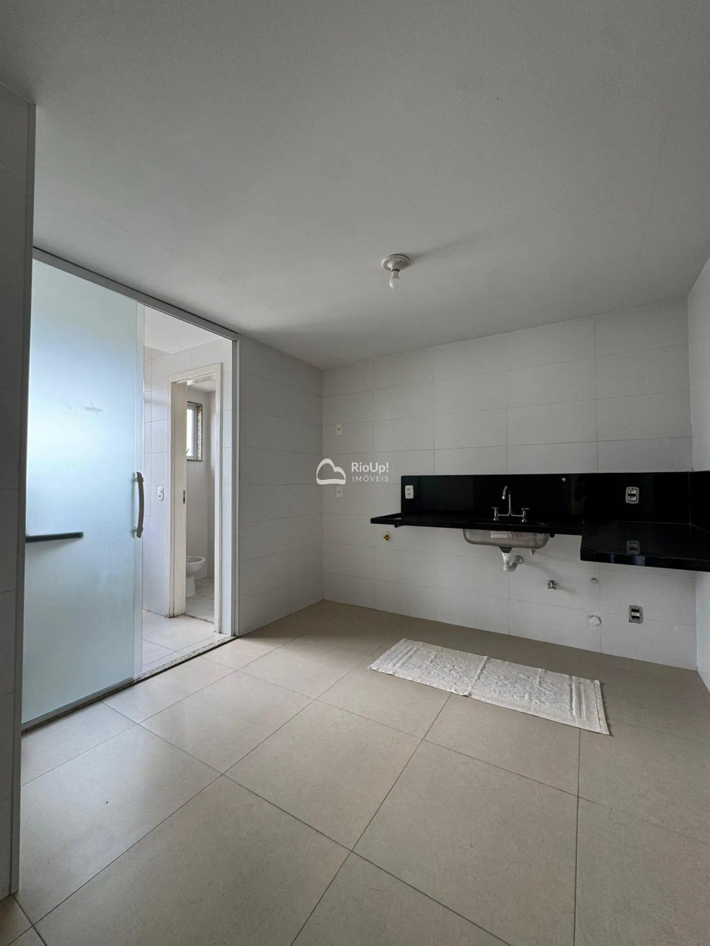 Apartment, 246 m², with a grill on the balcony — photo 11