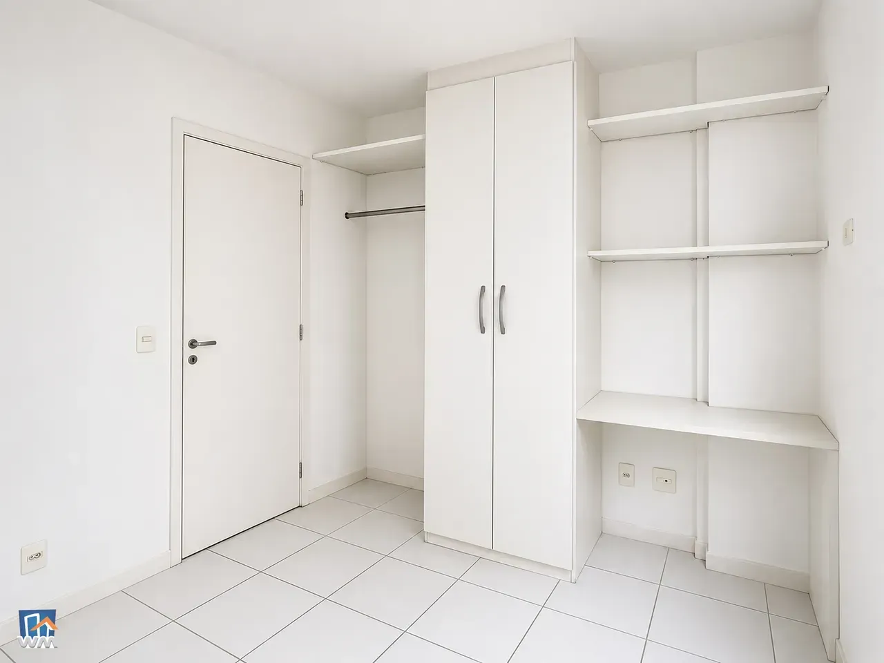 2-bedroom apartment with balcony and separate kitchen — photo 15